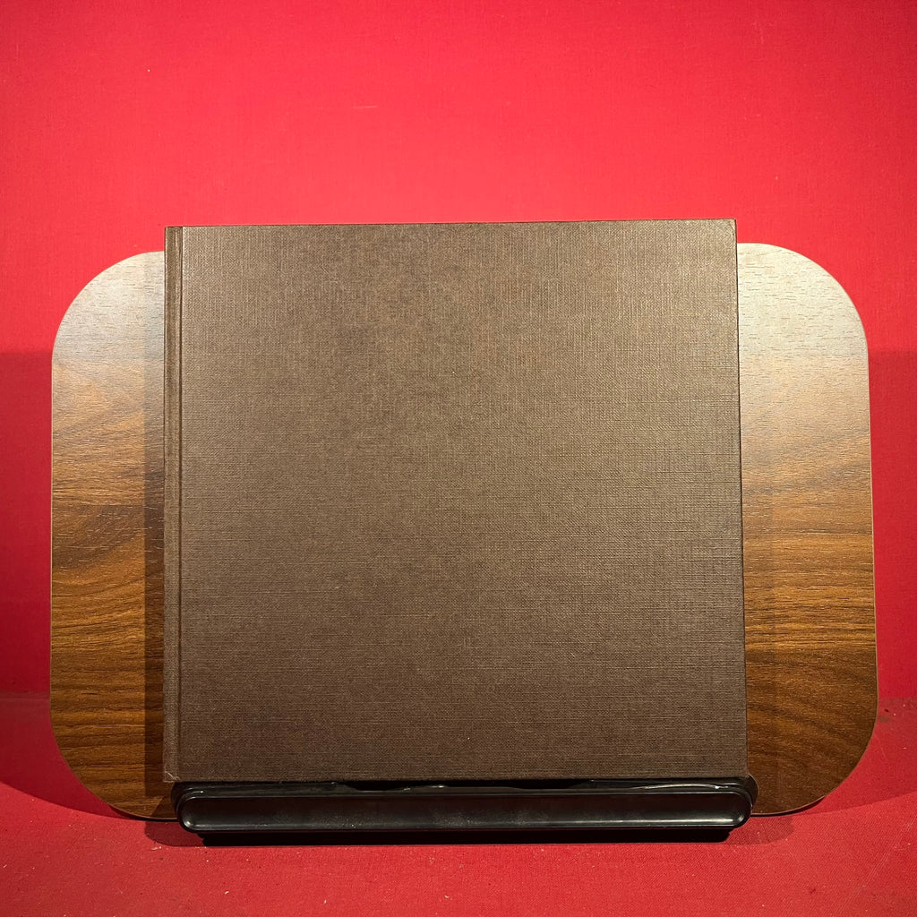 Max Kahlke: Ein Bildban mit Aufnahmen von Ulrich Mack und Texten von Otto Lehmann, Ernst Michael Winter und Walter Dittmann, exh. cat. Ernst Michael Winter, Hamburg, Germany, 1981