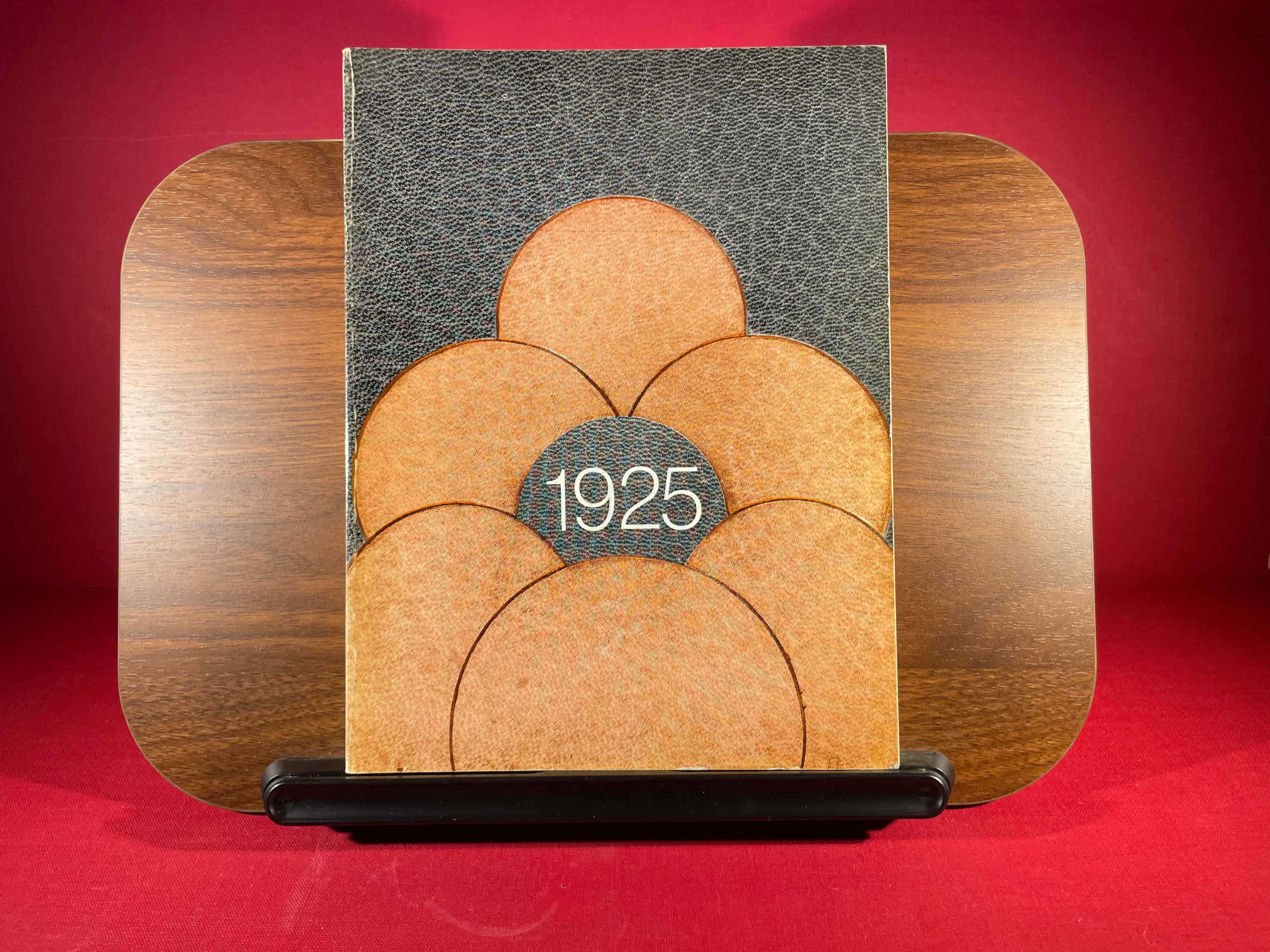 1925 :  Dix-neuf cent vingt-cinq