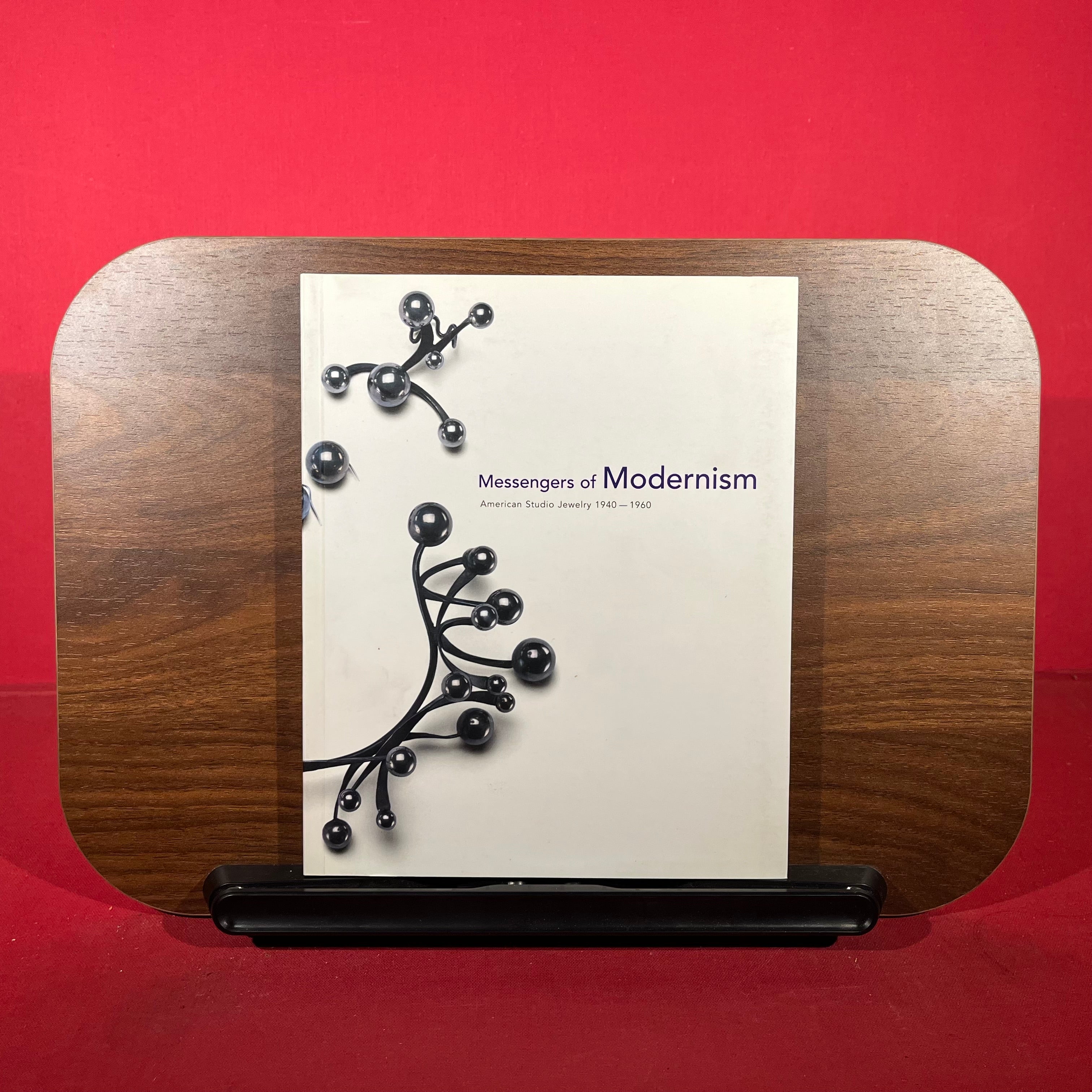 Messengers of Modernism: American Studio Jewelery 1940-1960