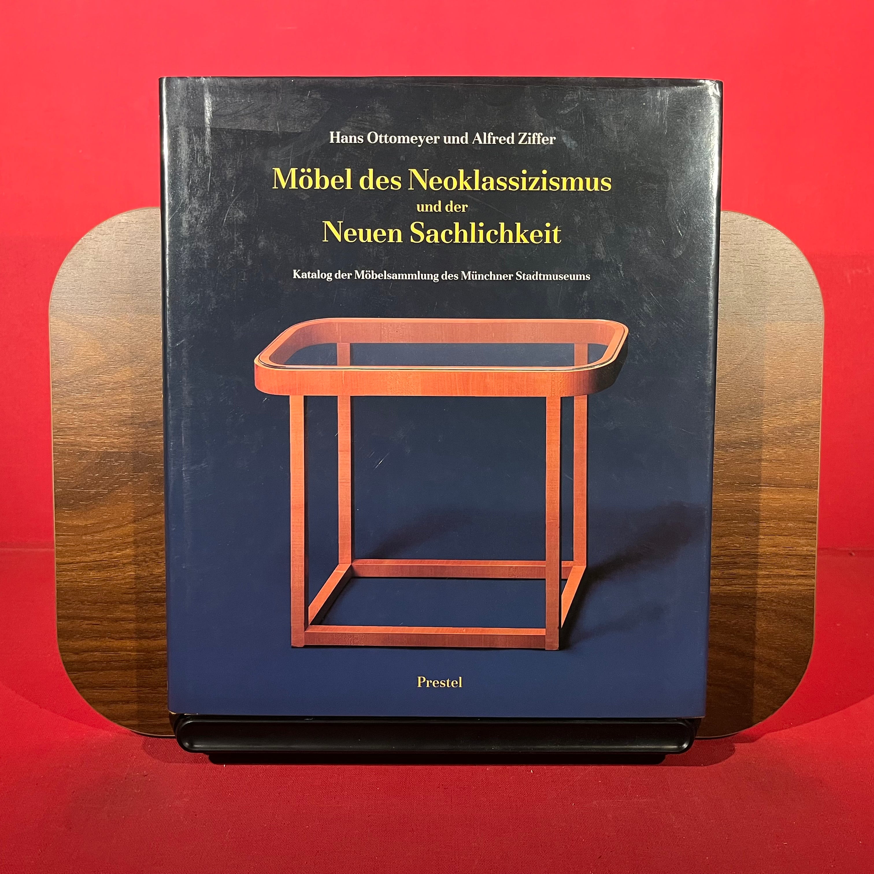 Mobel des Neoklassizismus und der Neuen Sachlichkeit: Katalog der Mobelsammlung des Munchner Stadtmuseums (German Edition)