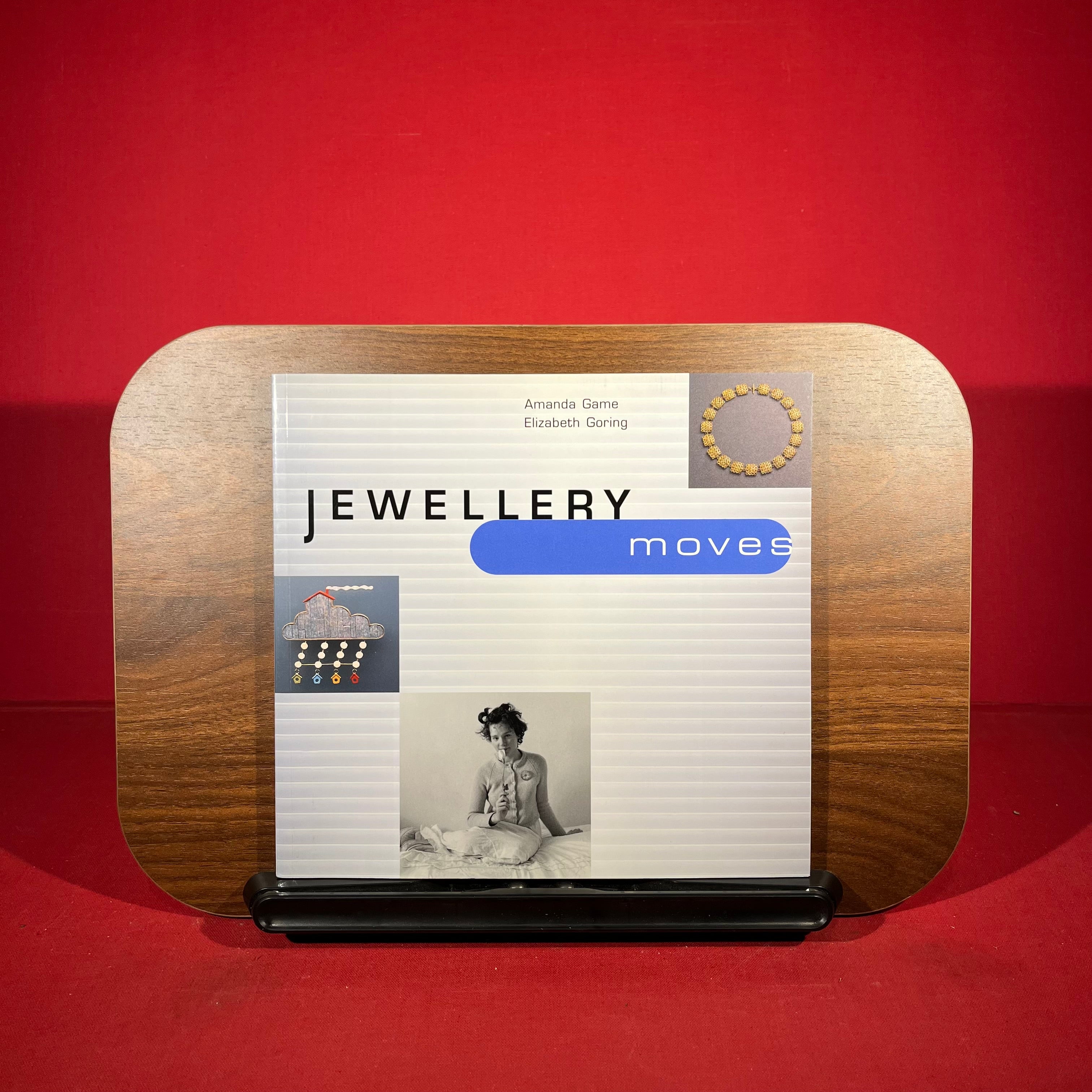 Jewellery Moves: Ornament for the 21st Century