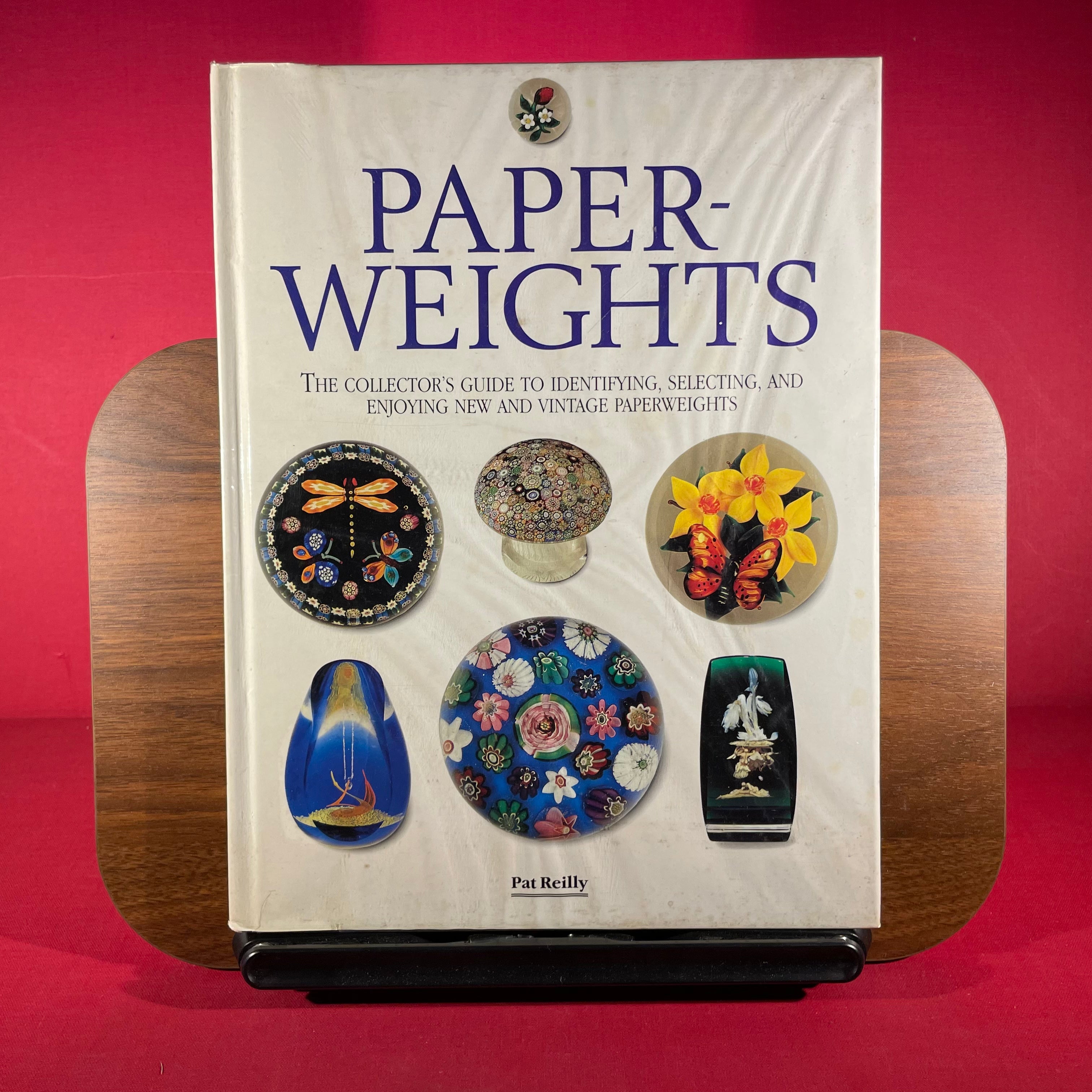 Paperweights: The Collector's Guide to Identifying, Selecting, and Enjoying New and Vintage Paperweights