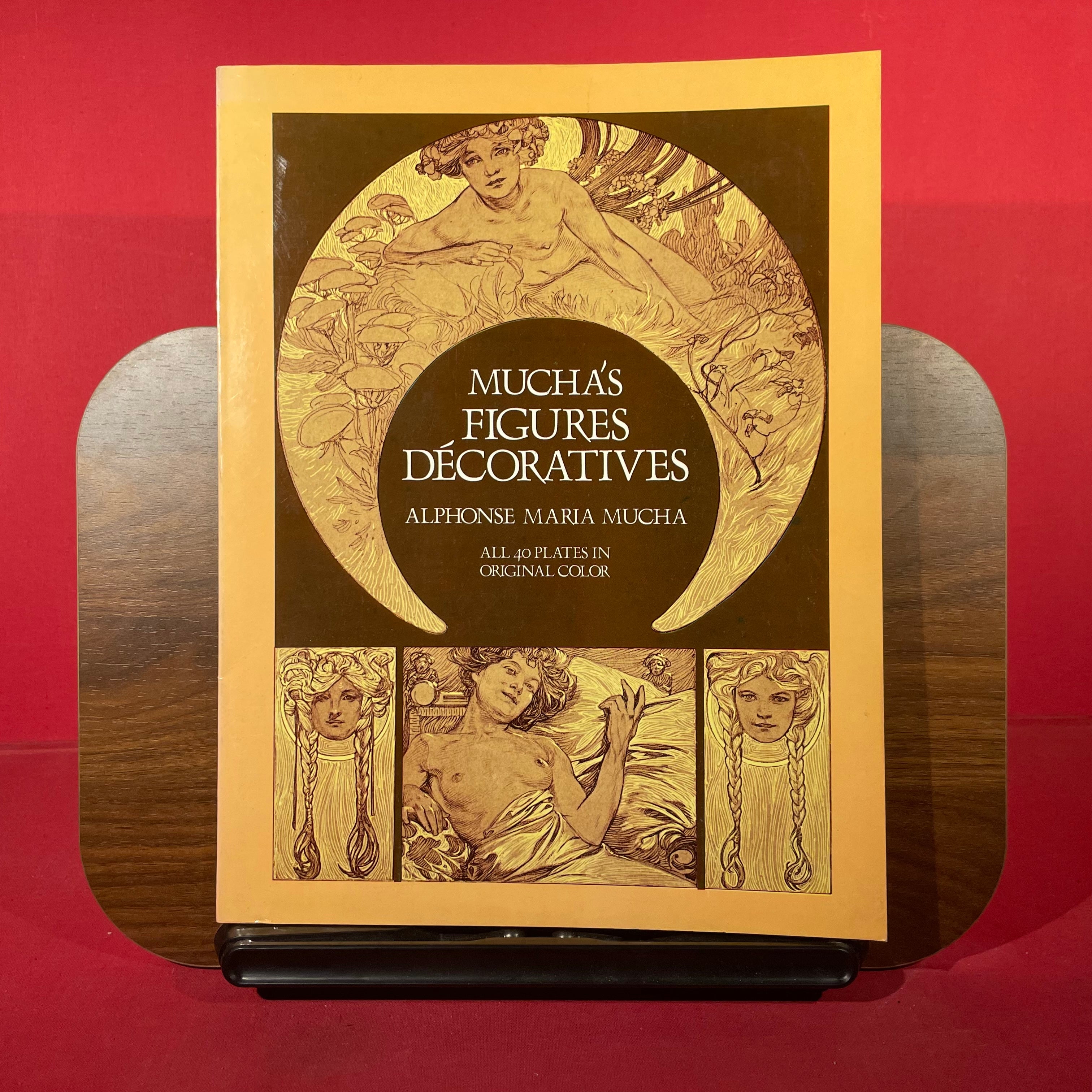 Mucha's Figures Décoratives