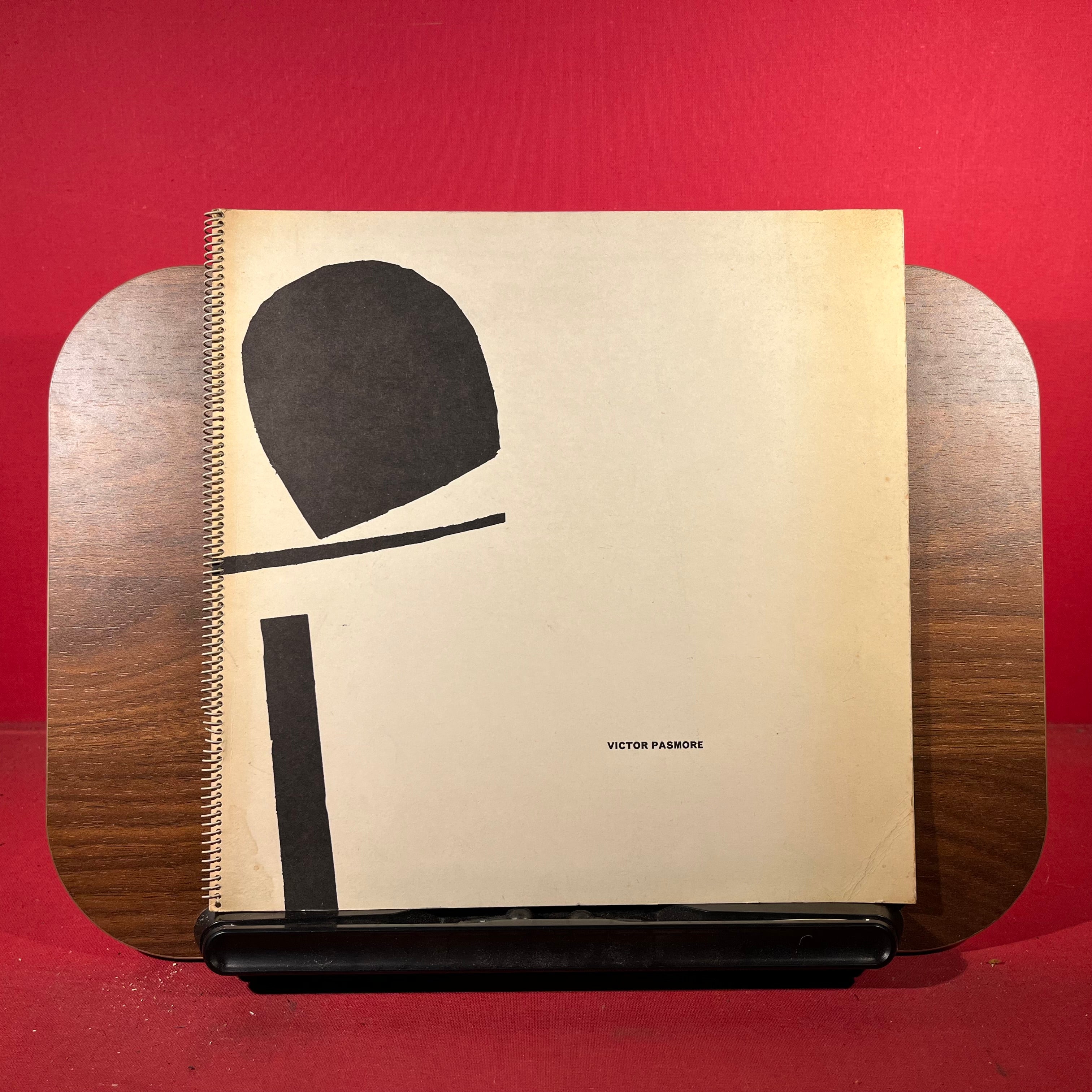 Victor Pasmore, exh.cat. Hatton Gallery, Newcastle upon Tyne, England, 1960.