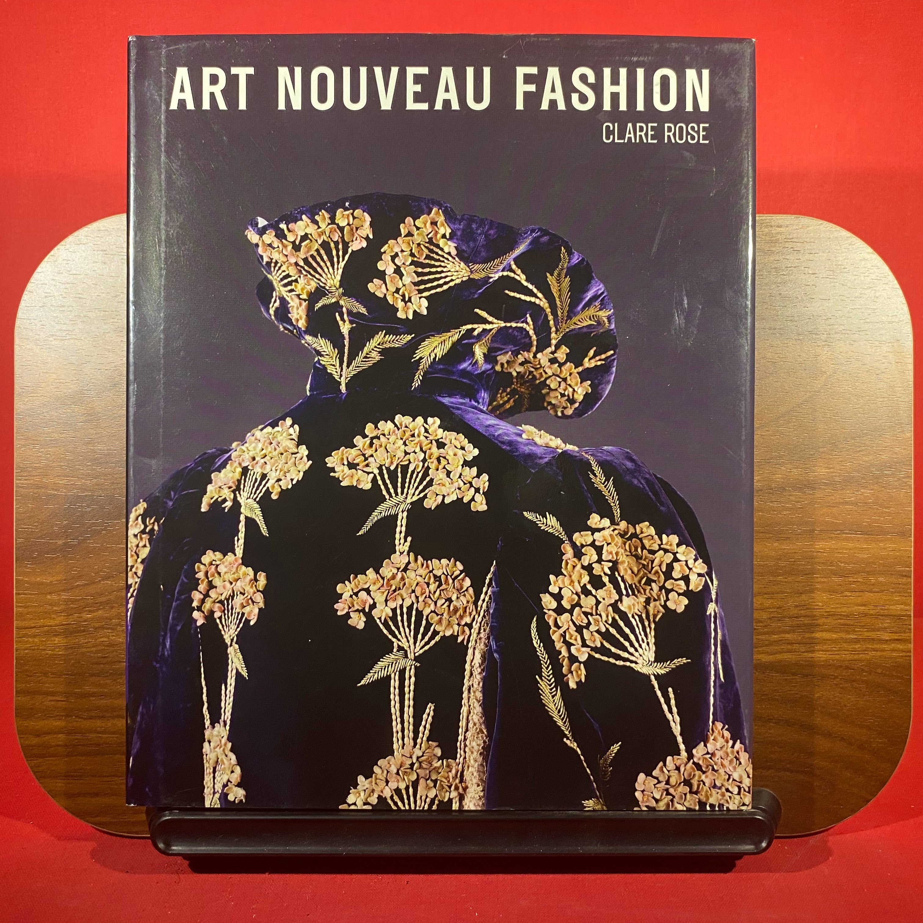 Art Nouveau Fashion