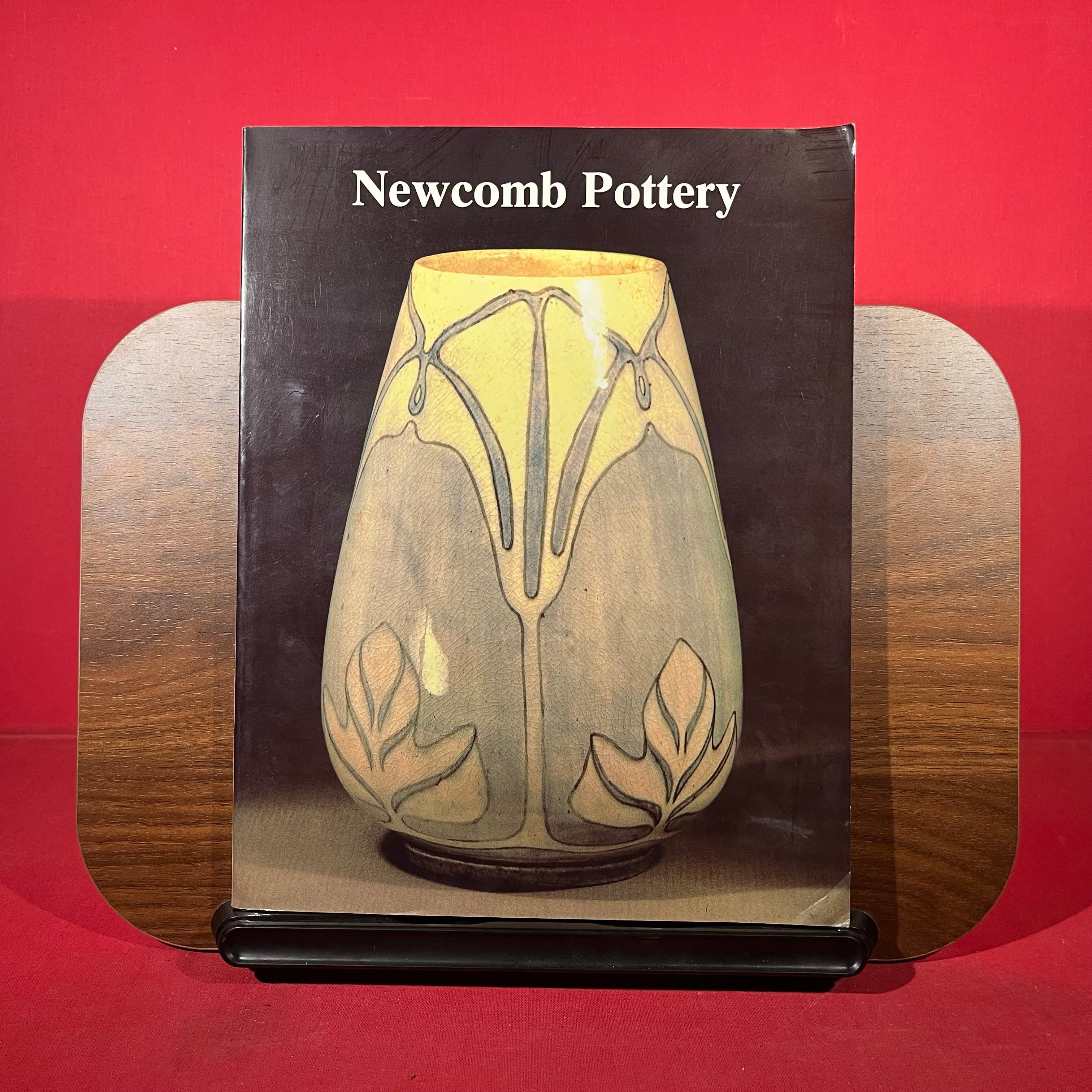 Newcomb Pottery: An Enterprise for Southern Women, 1895-1940