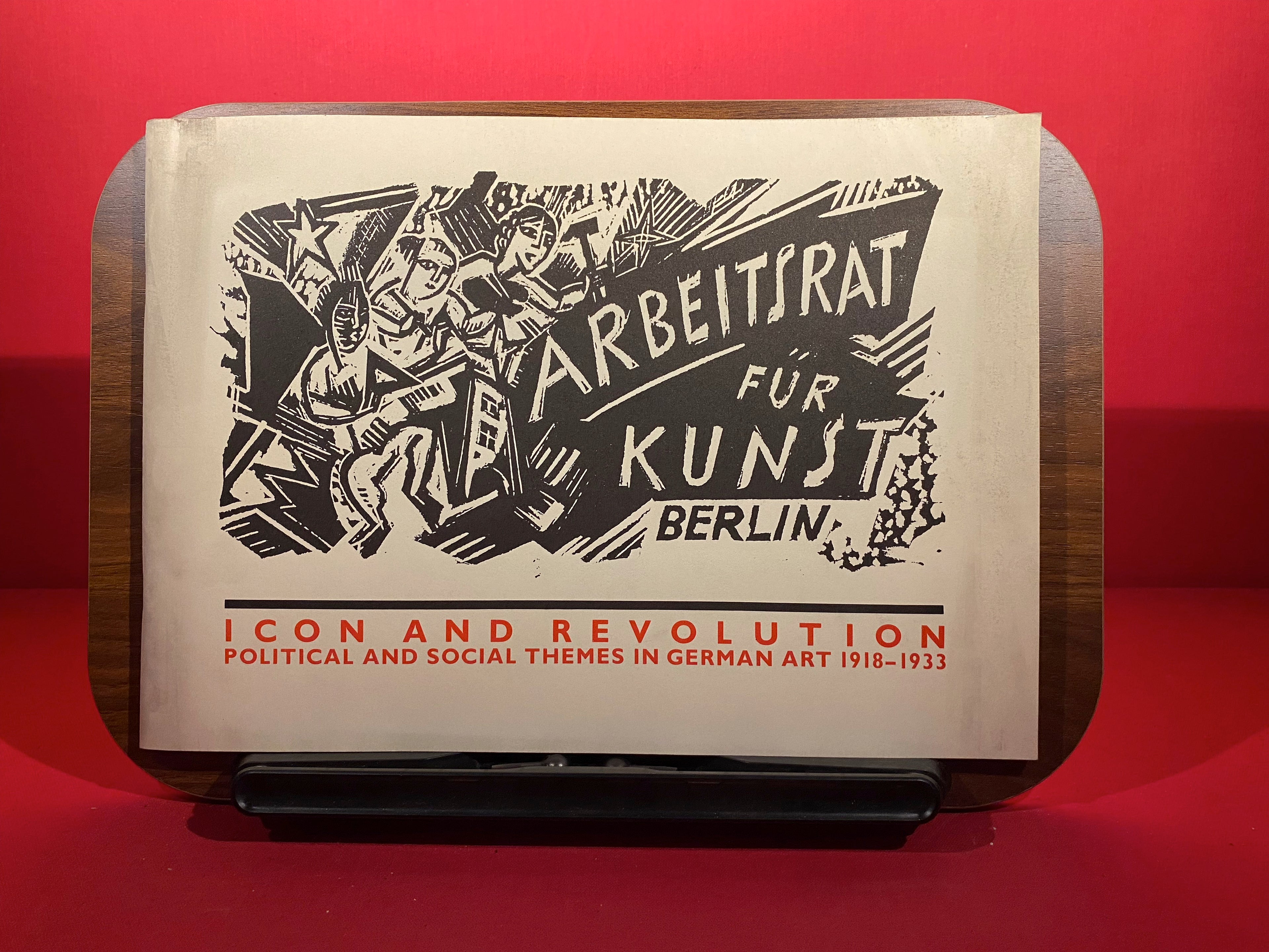 Icon and revolution: political and social themes in German art 1918-1933