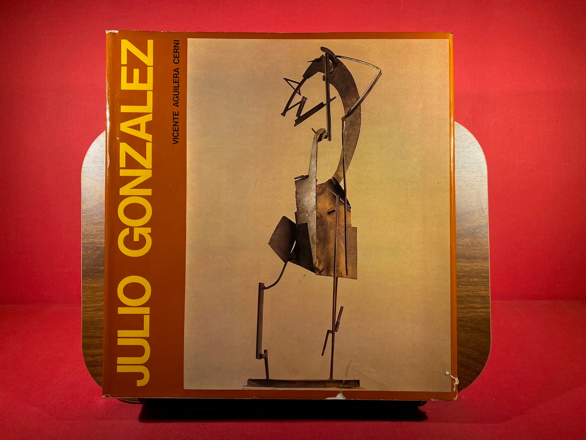 Julio Joan Roberta Gonzalez, Itinerario De Una Dinastia