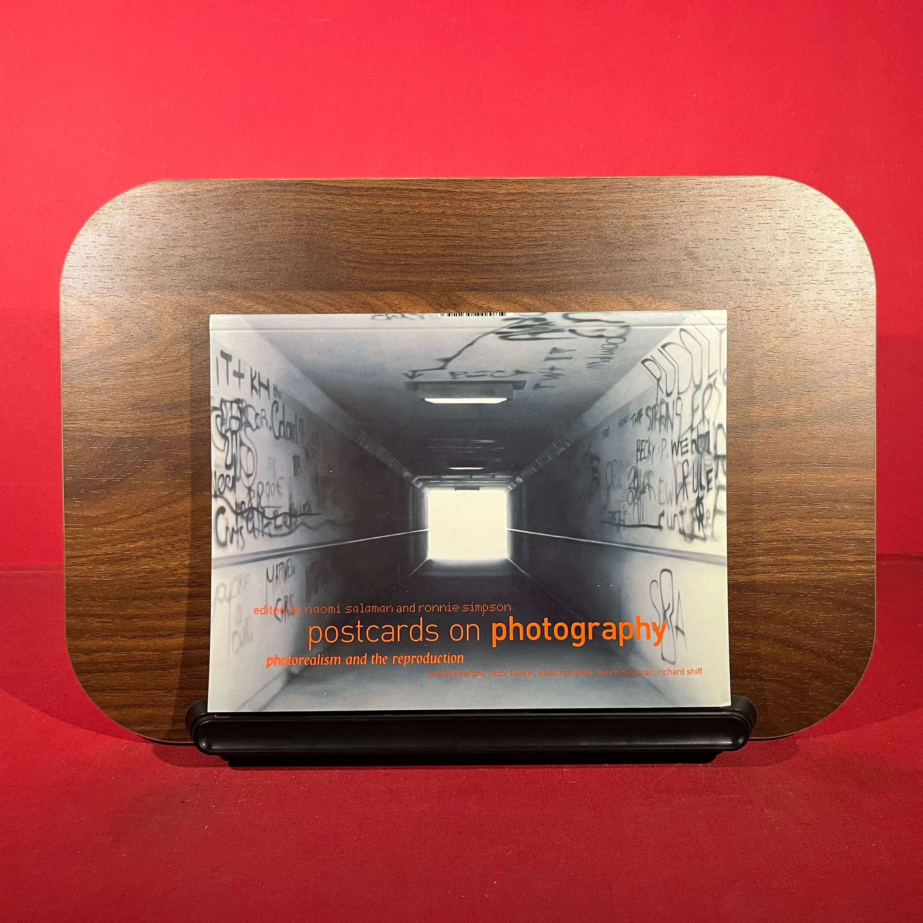 Postcards on Photography: Photorealism and the Reproduction