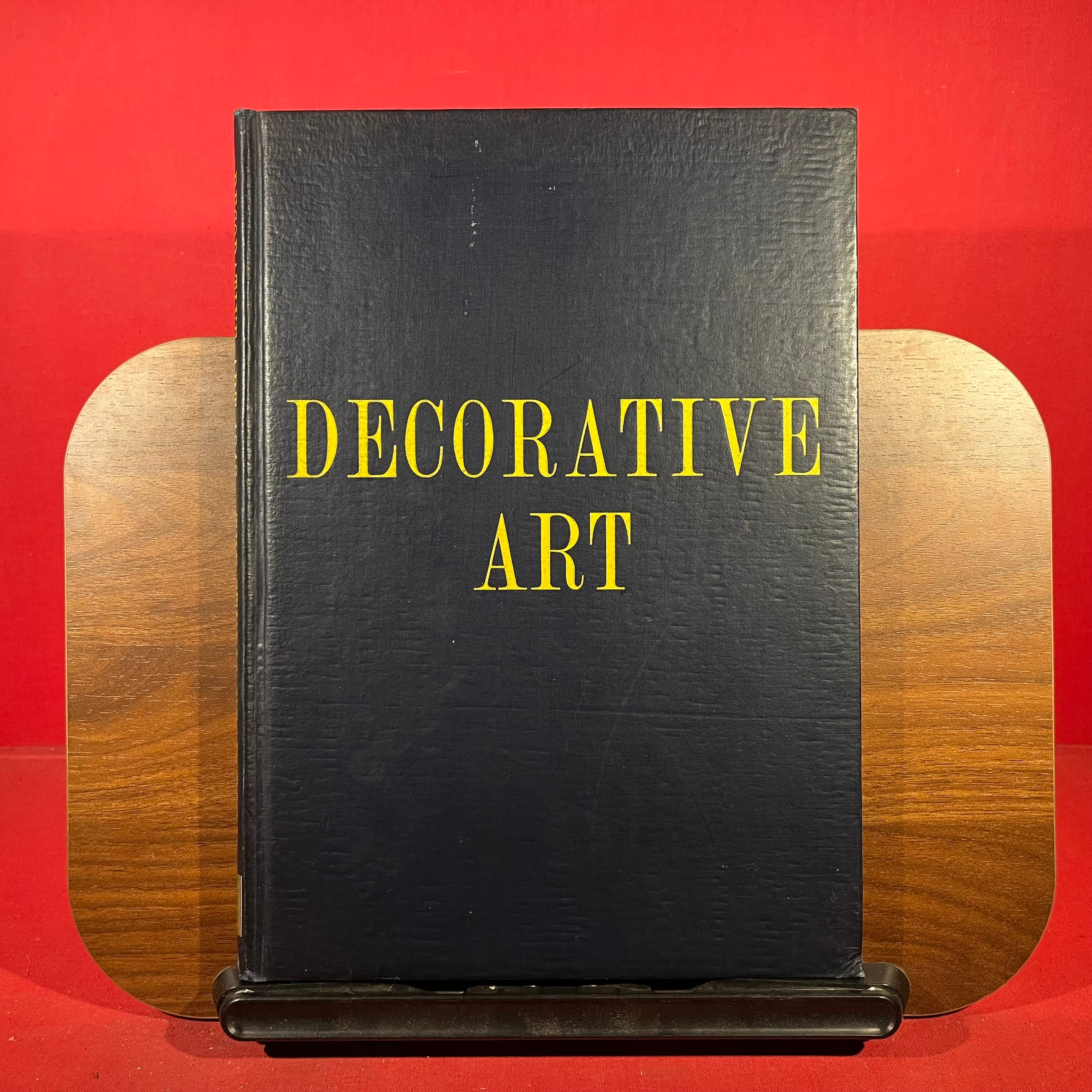 Decorative Art 1942 : The Studio Year Book of Furnishing And Decoration