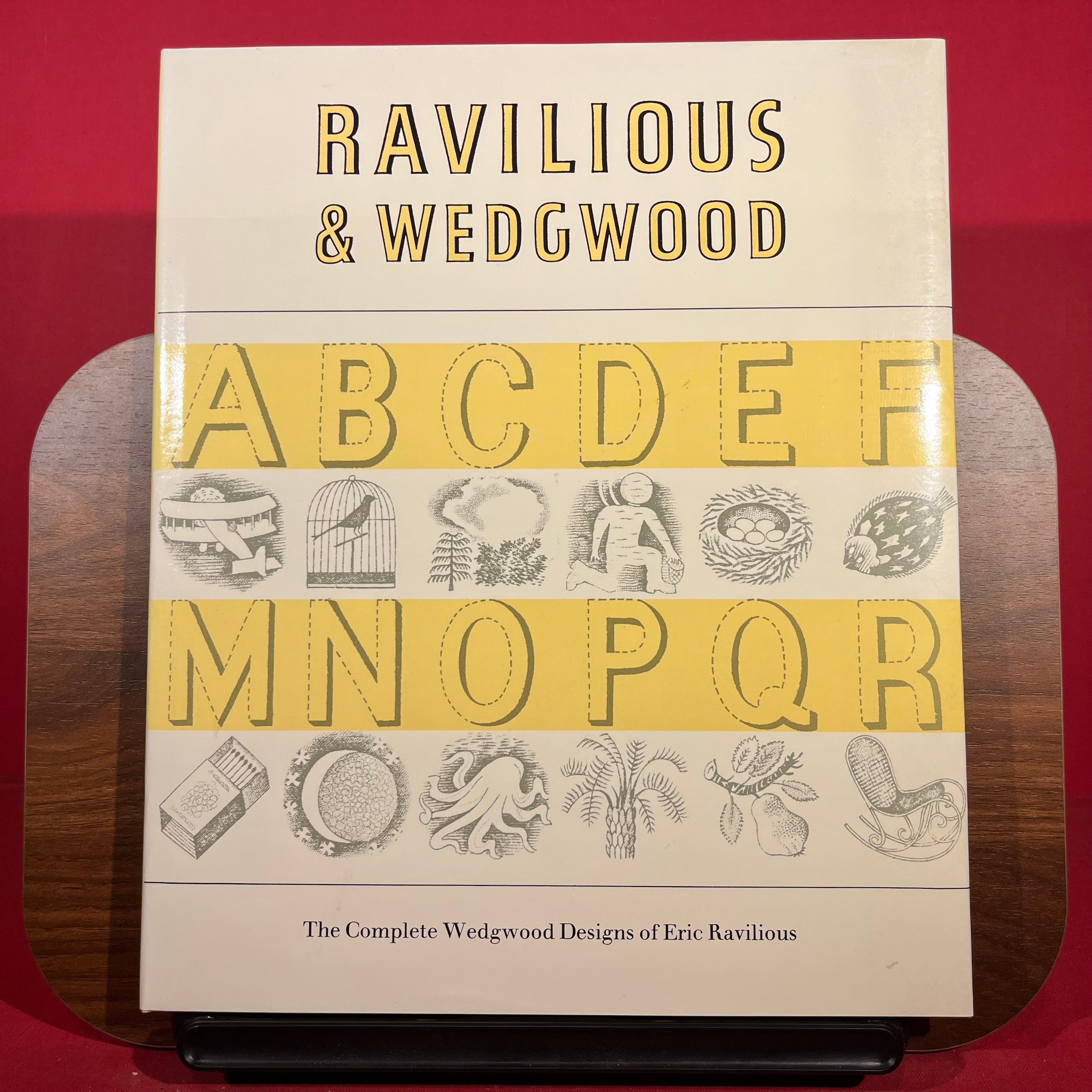Ravilious and Wedgwood: The Complete Wedgwood Designs of Eric Ravilious