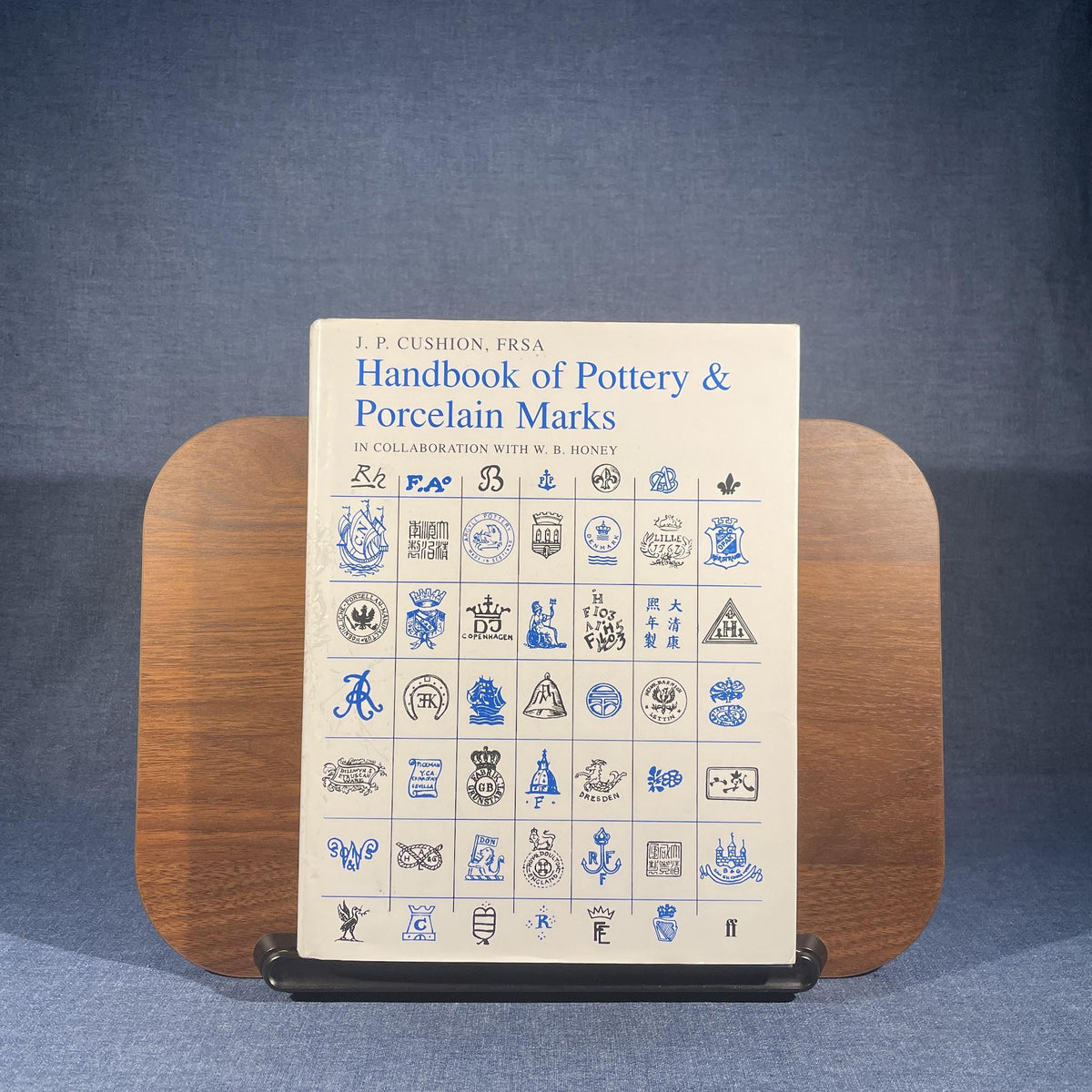 Handbook of Pottery & Porcelain Marks