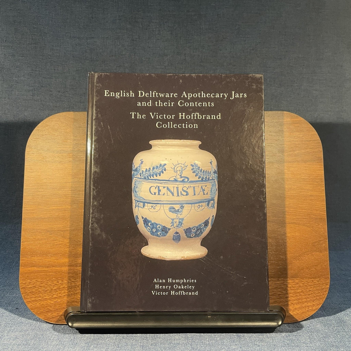 English Delftware Apothecary Jars and their Contents – The Victor Hoffbrand Collection