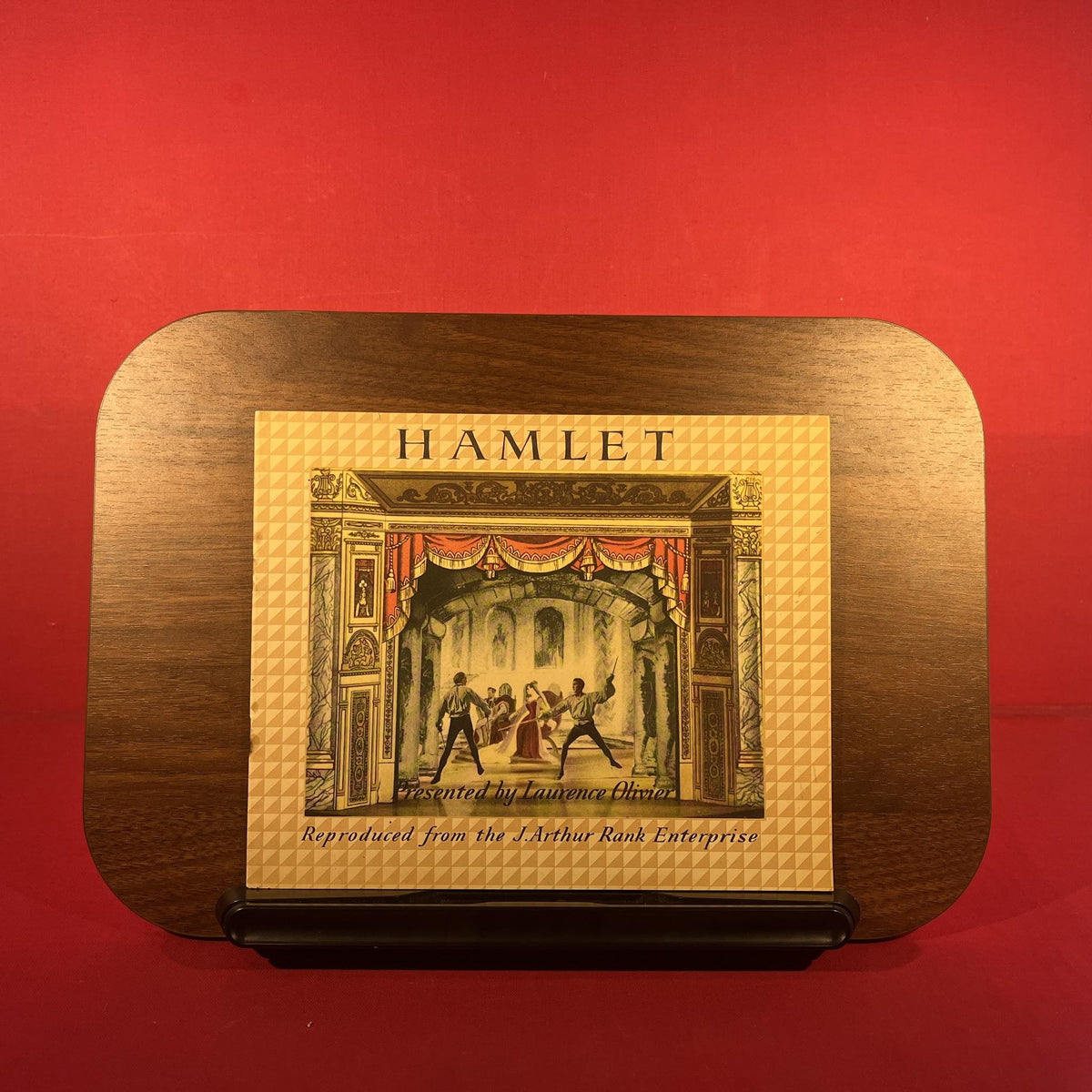 Hamlet : Presented by Laurence Olivier