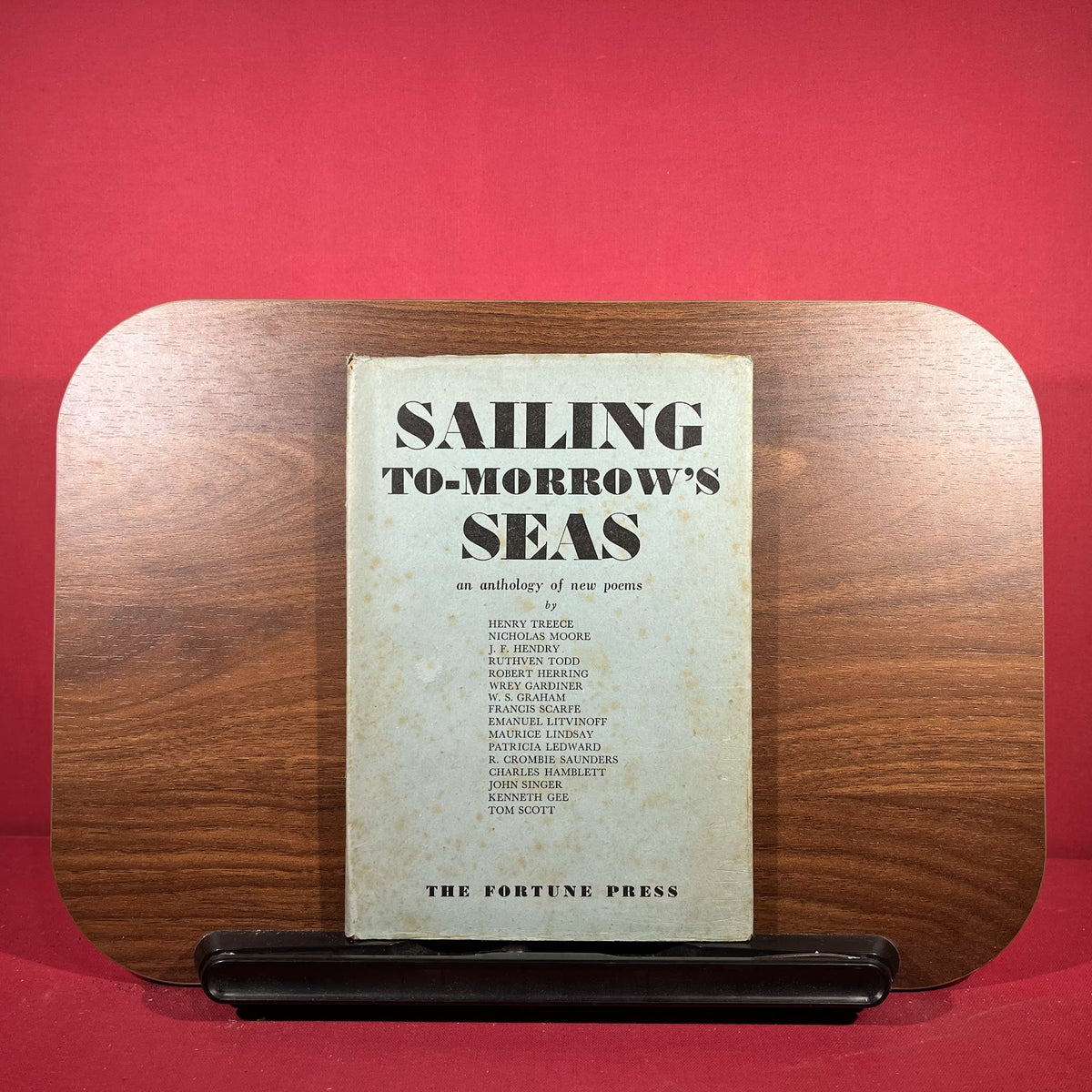 Sailing To-morrow's Seas : An Anthology of New Poems