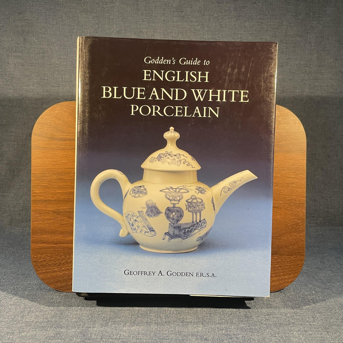 Godden’s Guide to English Blue and White Porcelain